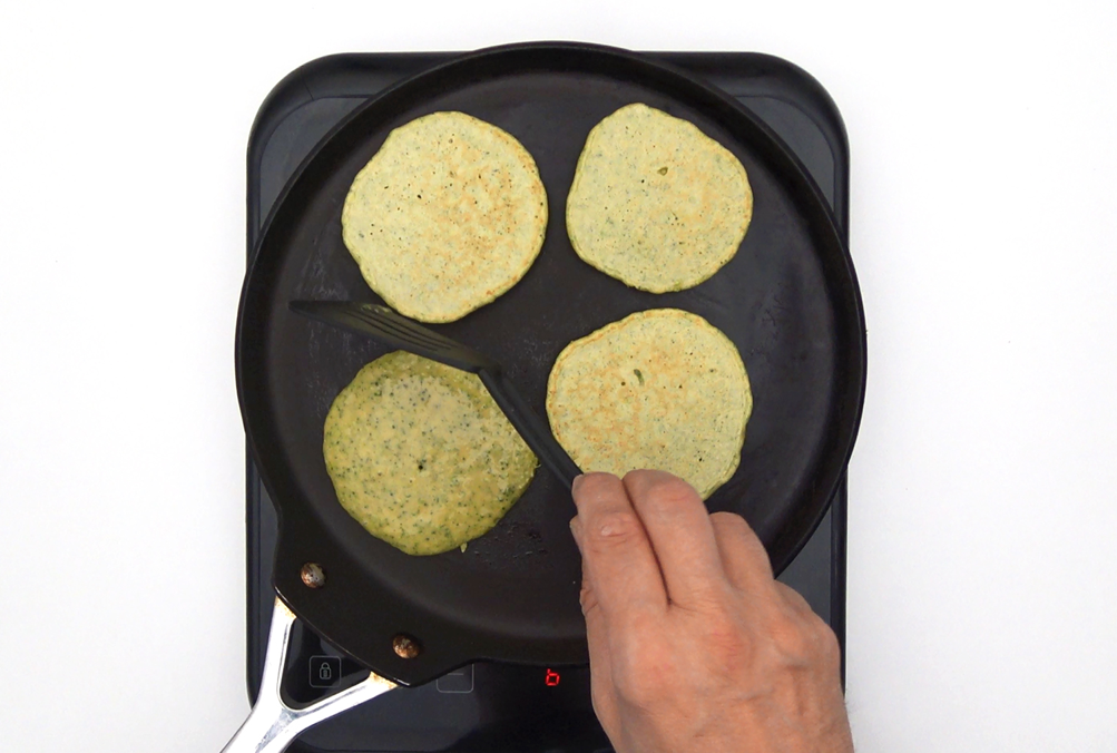 Tortitas de brócoli. Tres recetas distintas para que no te aburras del brócoli
