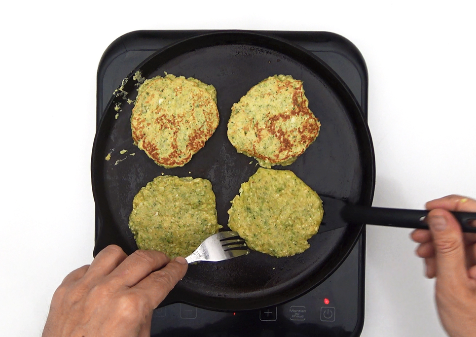 Tortitas de brócoli. Tres recetas distintas para que no te aburras del brócoli