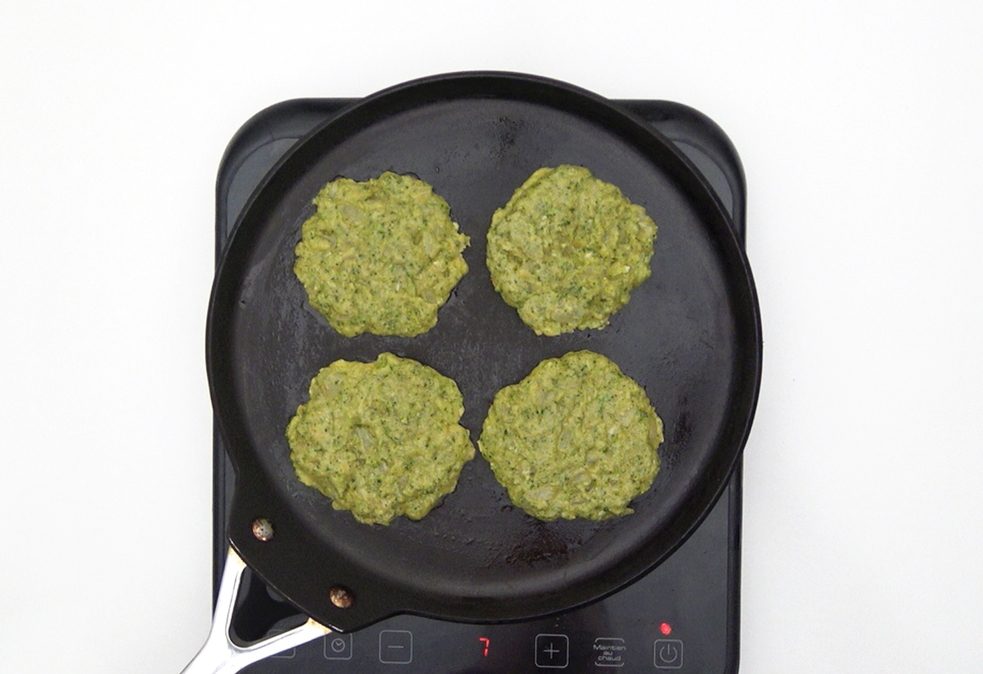 Tortitas de brócoli. Tres recetas distintas para que no te aburras del brócoli