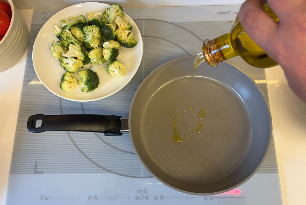 Brócoli al ajillo. Receta fácil, rápida y llena de sabor para el día a día