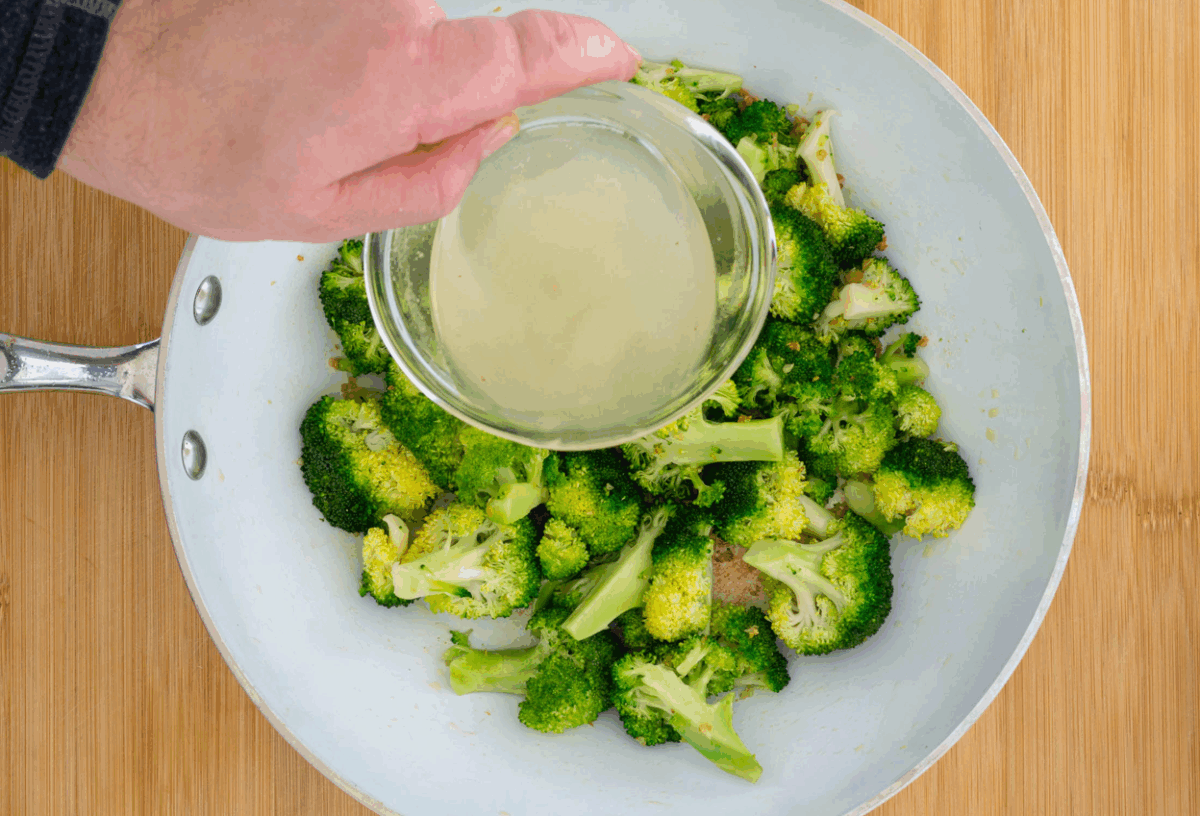 Brócoli con pollo. Receta fácil, ligera y saludable