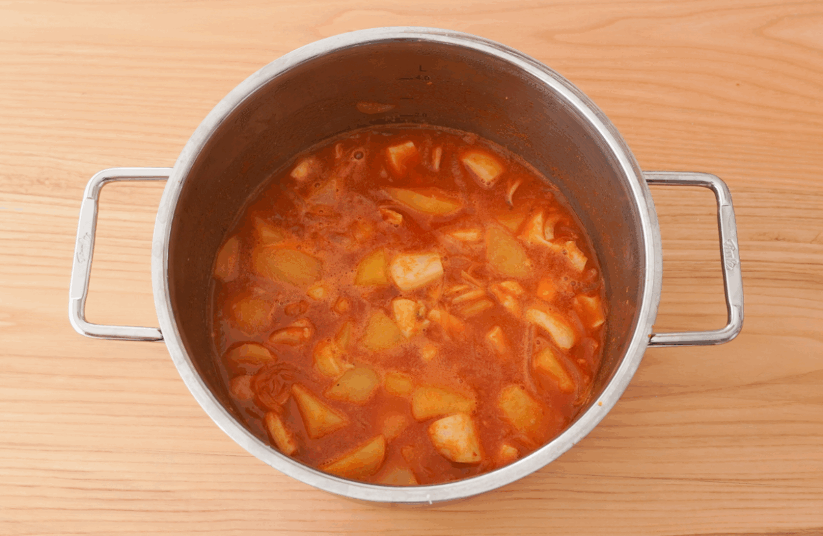 Caldereta de pescado y marisco, una receta de toma pan y moja