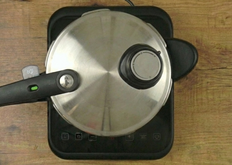 Crema de verduras rápida en olla exprés Fissler. Receta fácil, sana y lista en minutos