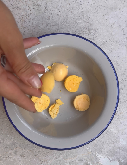 Huevos endiablados o Deviled Eggs. Una receta fácil y rápida