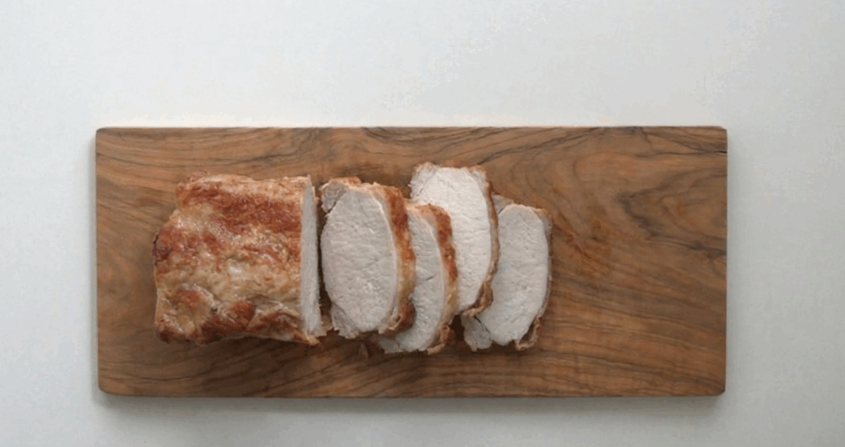 Lomo de cerdo en salsa casero y jugoso. Receta fácil paso a paso