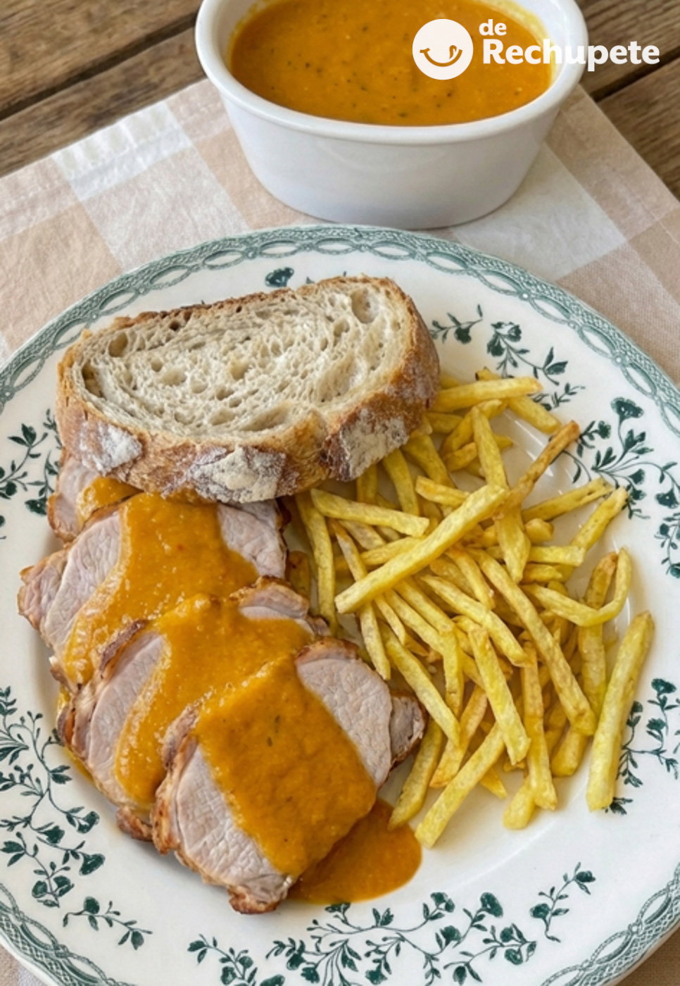 Lomo de cerdo en salsa casero y jugoso. Receta fácil paso a paso