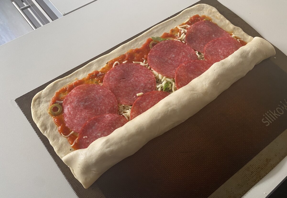 Stromboli italiano casero. Receta fácil al horno con relleno clásico