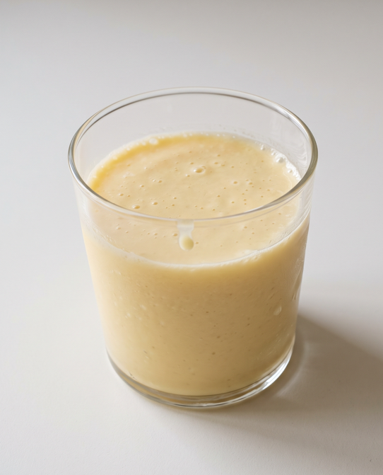 Batido de piña casero. Receta refrescante y fácil paso a paso