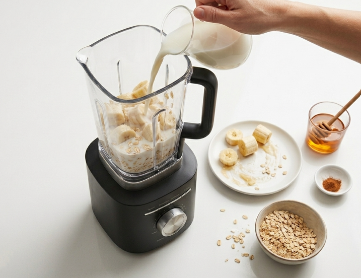 Batido de plátano y avena casero, cremoso y lleno de energía para empezar el día con buen pie