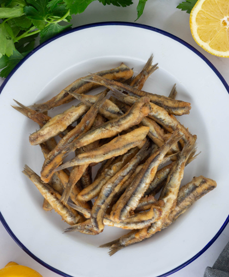 Boquerones fritos crujientes: el secreto para que queden dorados y nada grasos