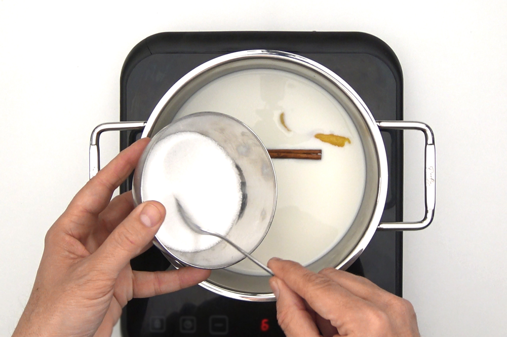 Chulas de arroz en almíbar. Postre de Entroido