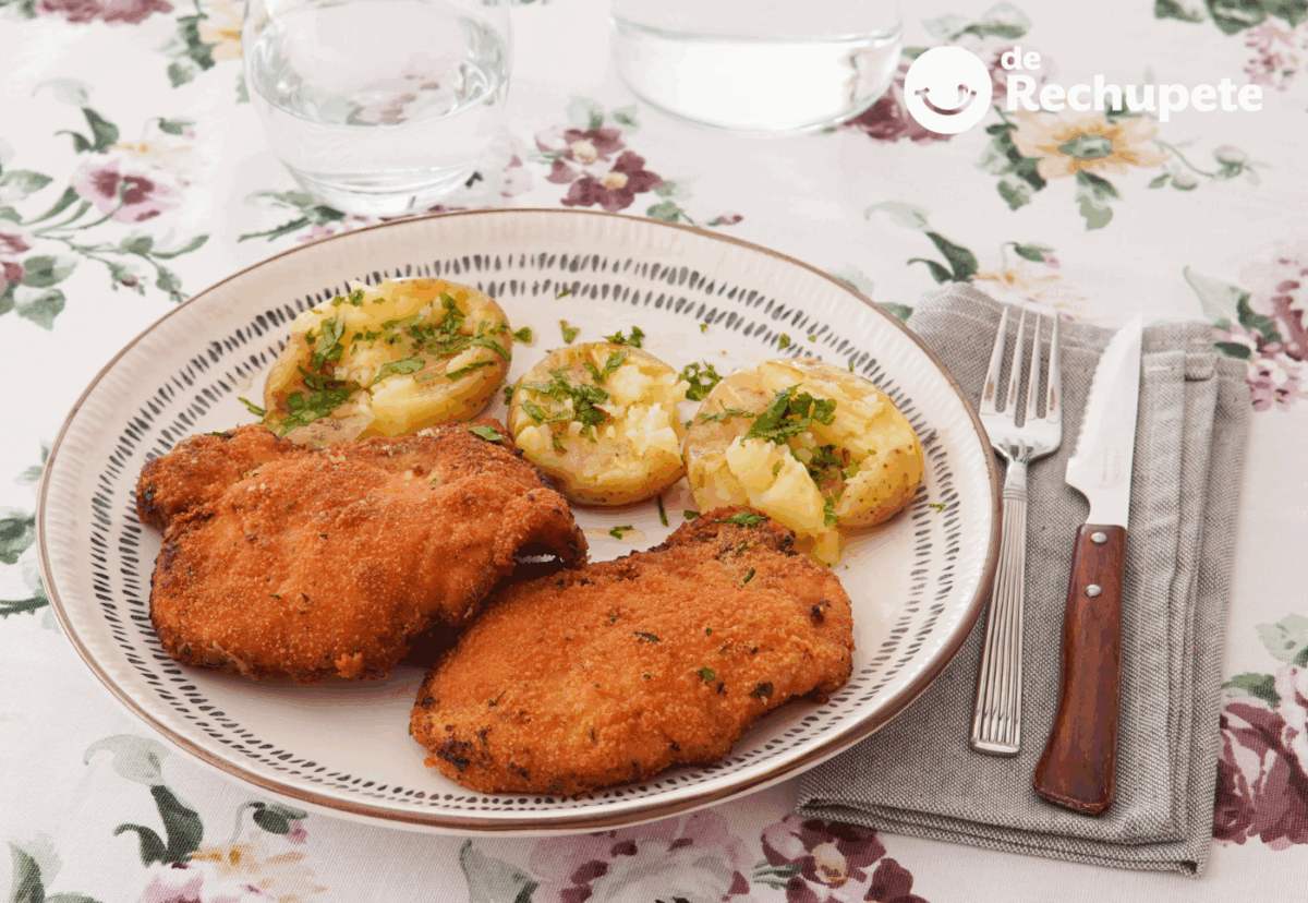 Chuletas de cerdo empanadas, el clásico de toda la vida