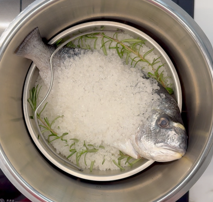 Dorada a la sal con olla exprés Fissler