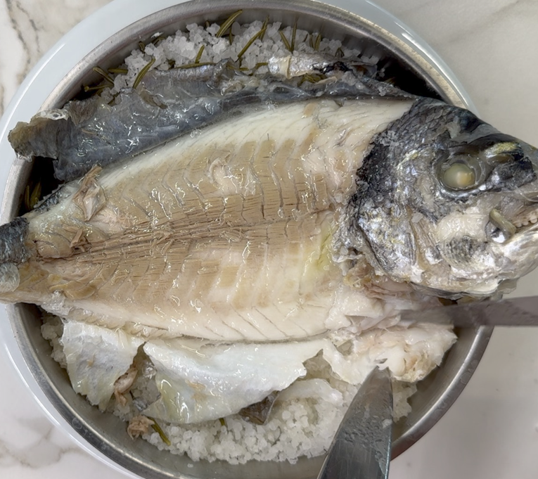 Dorada a la sal con olla exprés Fissler