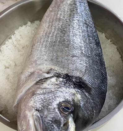 Dorada a la sal con olla exprés Fissler