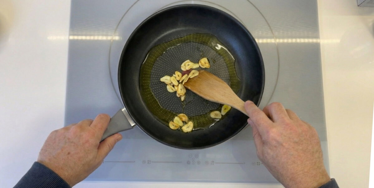 Ensalada de gulas. Receta fresca, rápida y con ese punto marino que siempre apetece