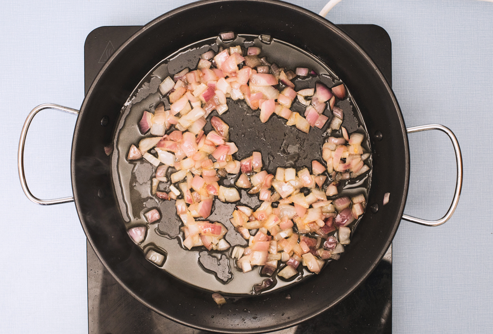Cómo hacer fideuá de carne en casa: sencilla, económica y llena de sabor