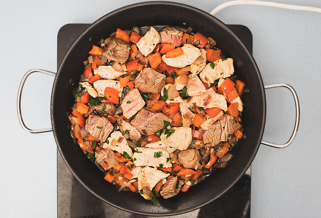 Cómo hacer fideuá de carne en casa: sencilla, económica y llena de sabor