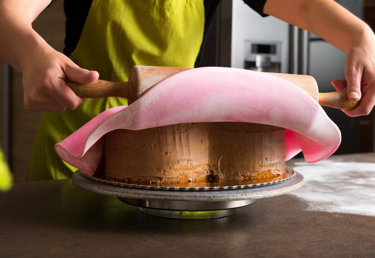 Fondant. Qué es, cómo se usa y trucos para dominarlo en casa