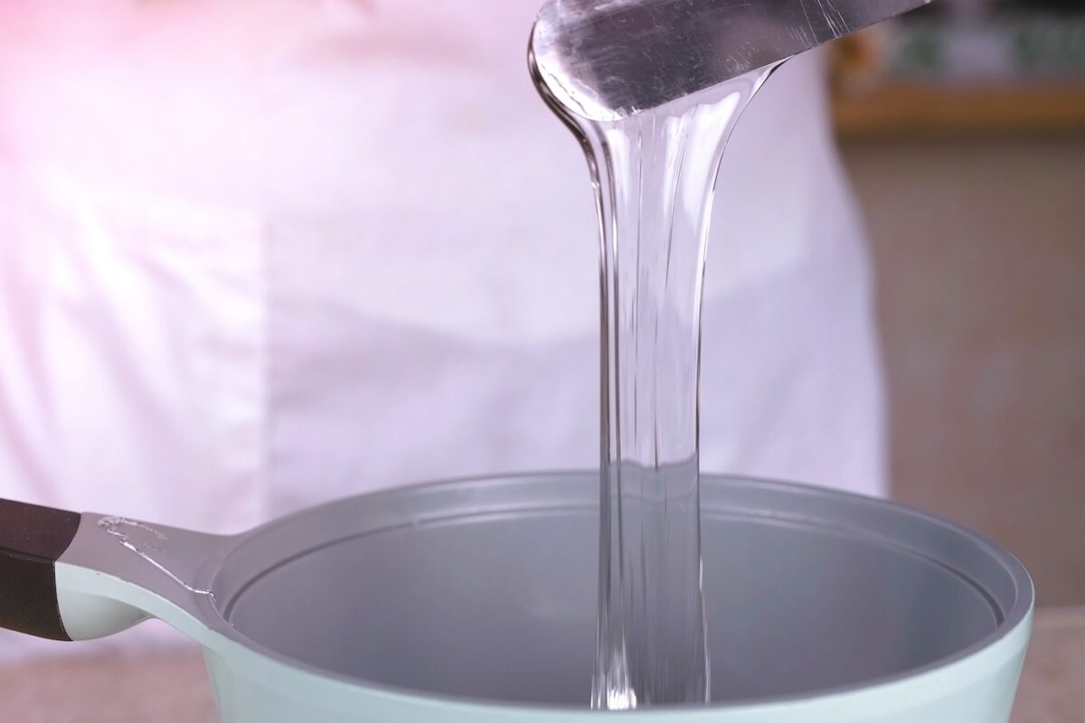 Glicerina alimentaria. Qué es, para qué sirve y cómo usarla en cocina y repostería