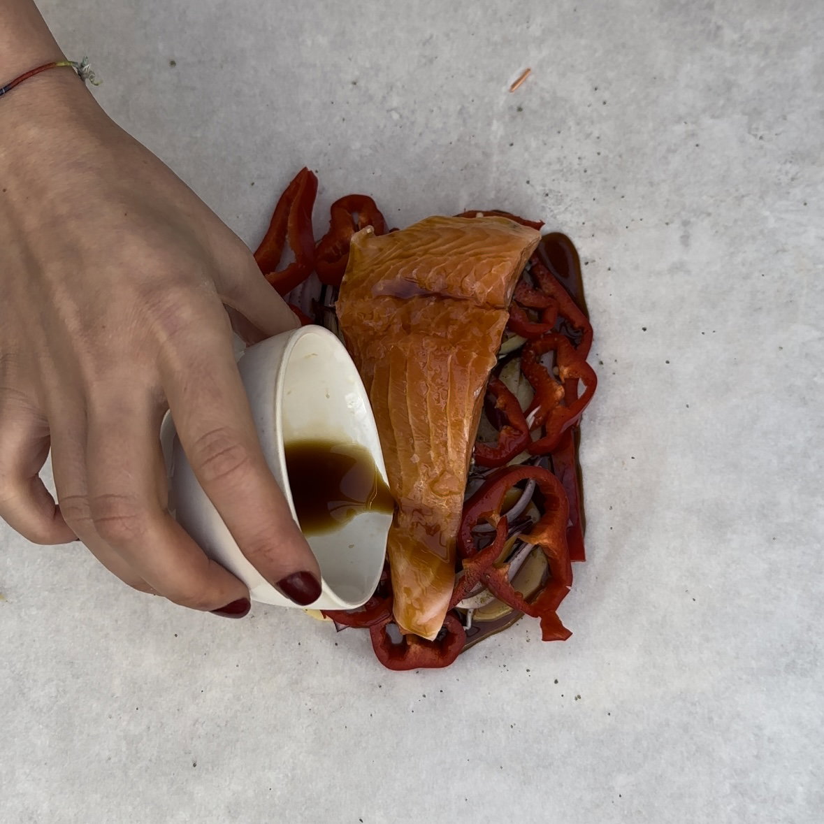 Salmón en papillote en freidora de aire paso a paso