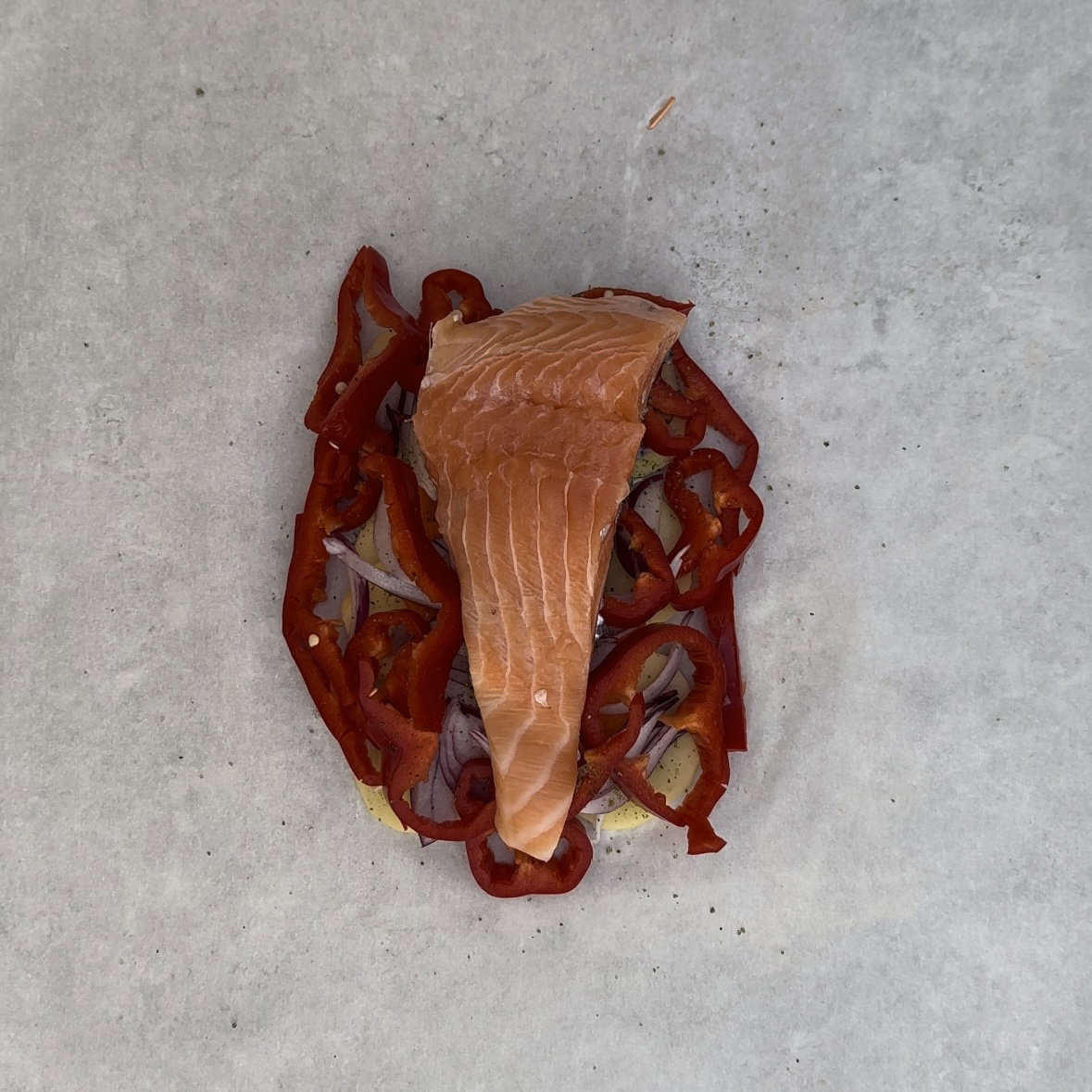 Salmón en papillote en freidora de aire paso a paso