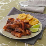 Chicharrón de cerdo crujiente. Receta casera tradicional y fácil de hacer