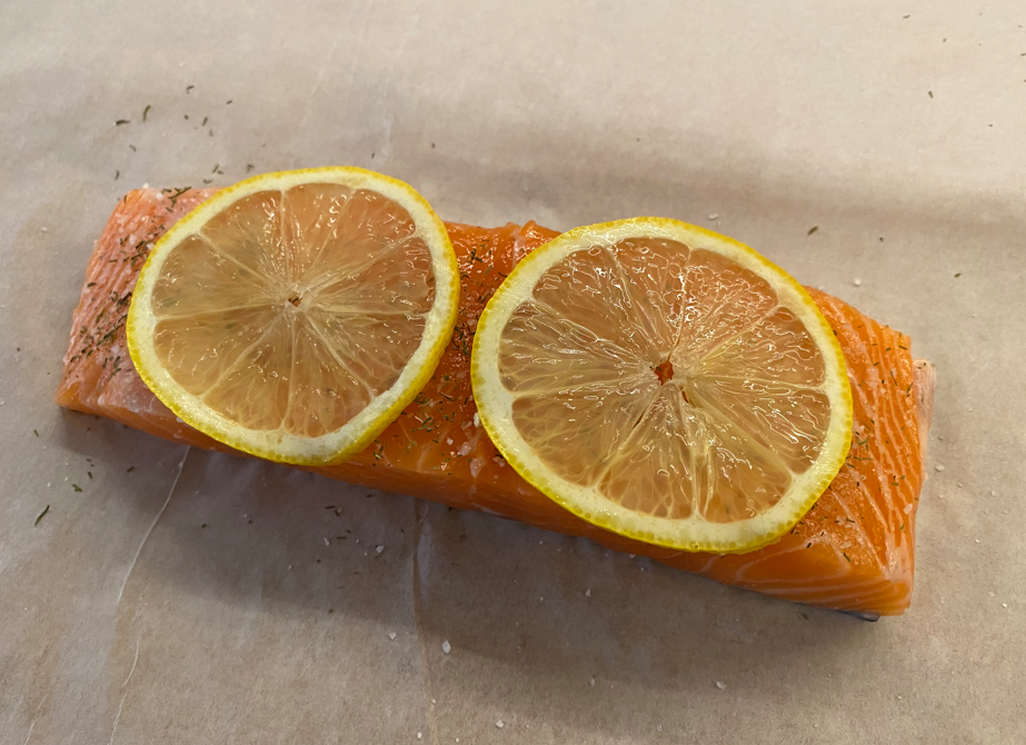 Salmón en papillote casero con verduras, sencillo y resultón
