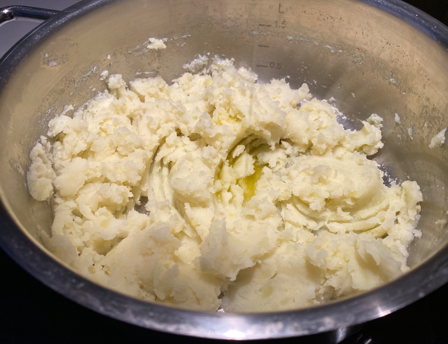 Skordalia griega tradicional, la salsa de ajo cremosa que no pasa desapercibida