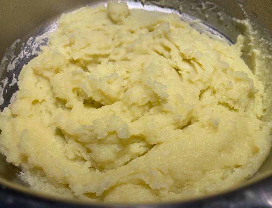 Skordalia griega tradicional, la salsa de ajo cremosa que no pasa desapercibida