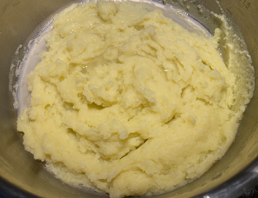 Skordalia griega tradicional, la salsa de ajo cremosa que no pasa desapercibida