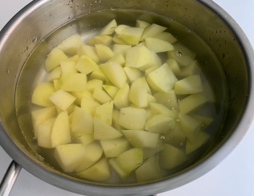 Skordalia griega tradicional, la salsa de ajo cremosa que no pasa desapercibida
