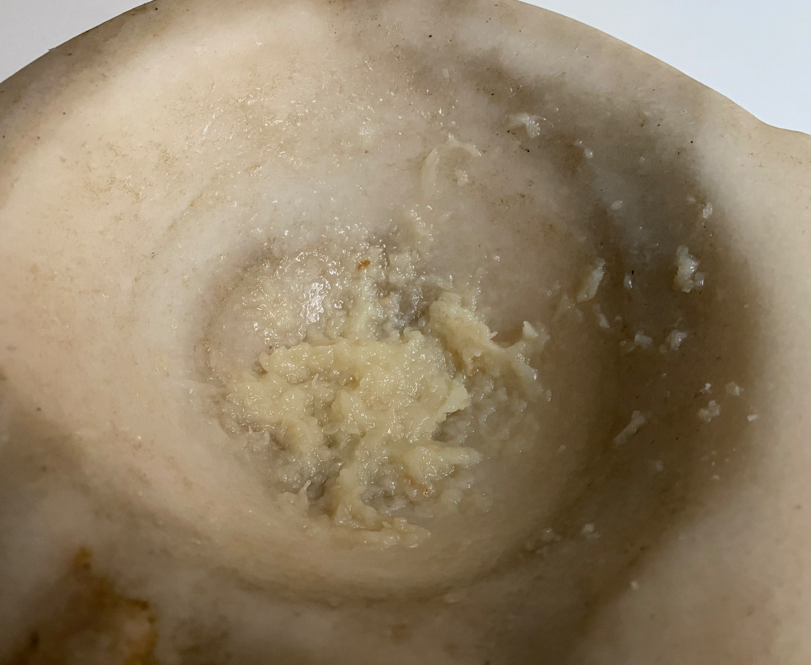 Skordalia griega tradicional, la salsa de ajo cremosa que no pasa desapercibida