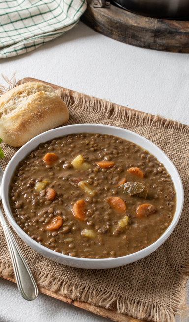 Un clásico de cuchara: sopa de lentejas fácil y casera