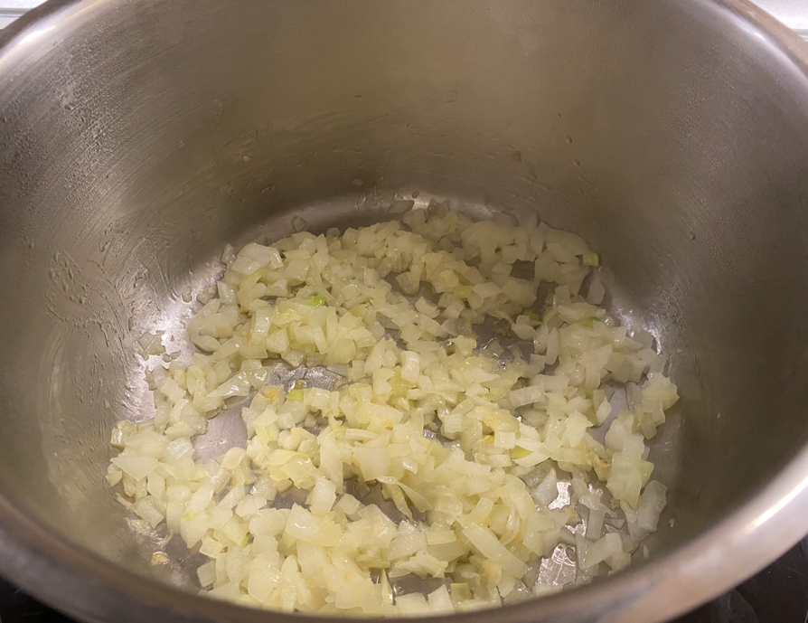Un clásico de cuchara: sopa de lentejas fácil y casera