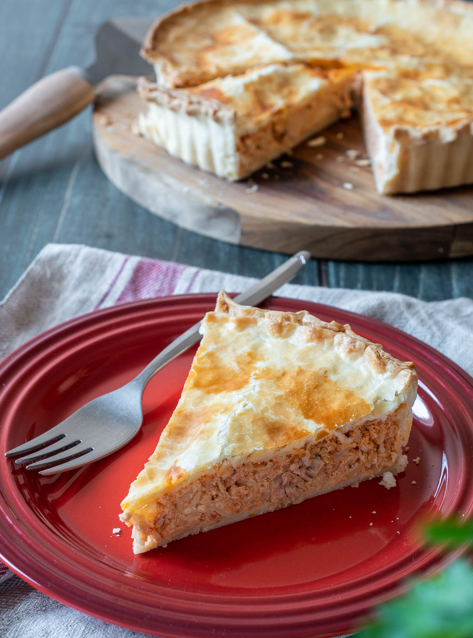 Tarta salada de atún con masa crujiente, éxito seguro en casa