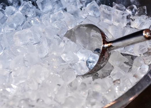 El hielo es más importante de lo que parece: qué tipo de hielos usar para cada cóctel y cómo hacerlos en casa