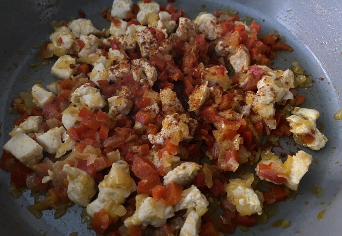 Boniatos asados rellenos al horno. Receta fácil, saludable y completa