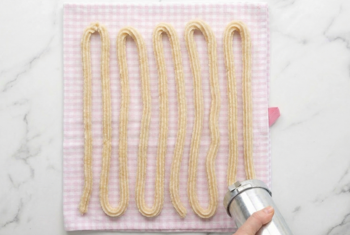 Churros en freidora de aire. Receta fácil para hacer churros crujientes sin apenas aceite