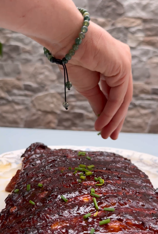 Costillas asadas teriyaki al horno. Jugosas, pegajosas y fáciles de hacer en casa