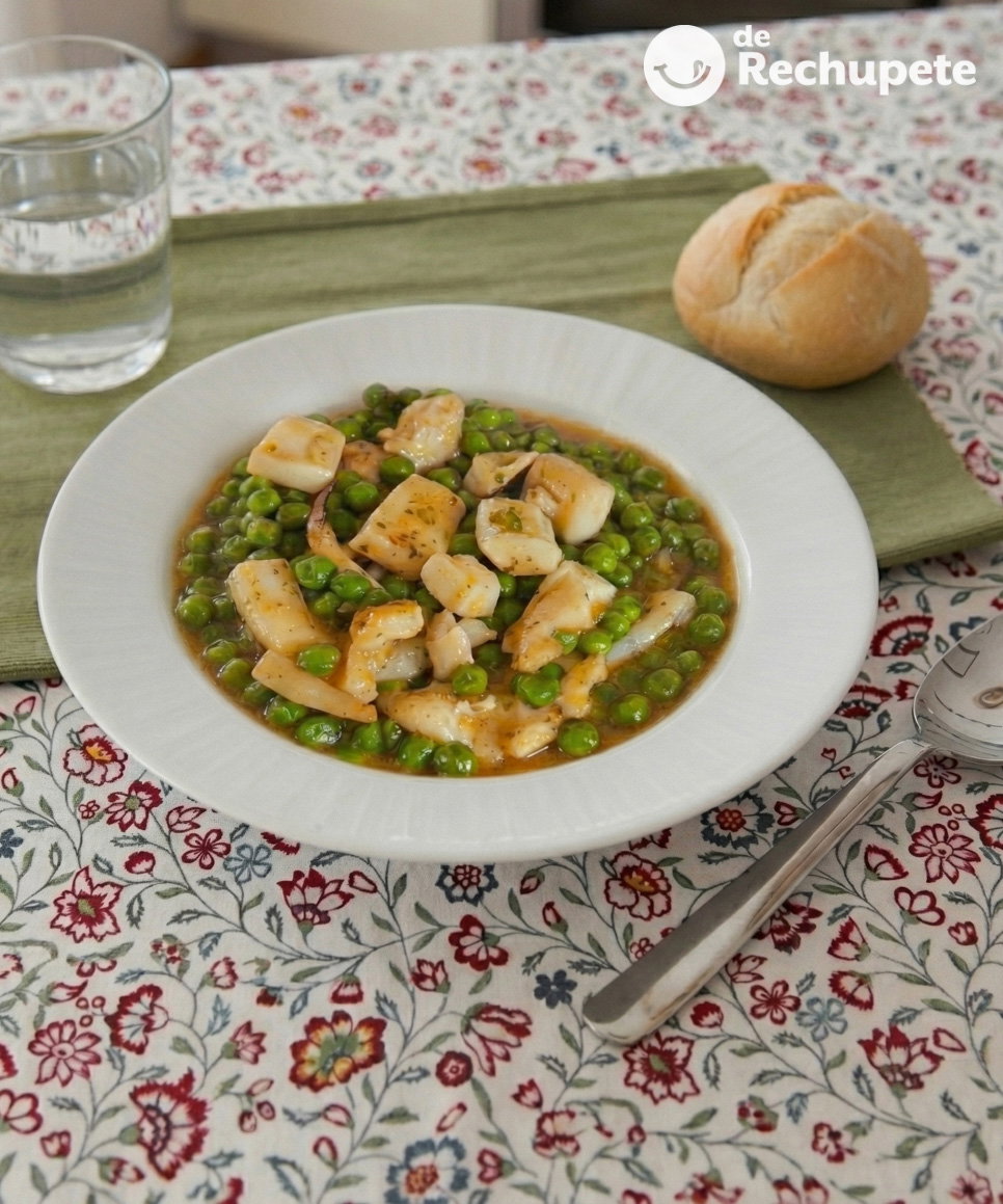 Guisantes con sepia. Receta tradicional fácil y con mucho sabor