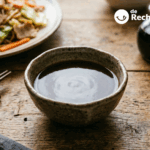 Salsa Yakisoba casera. El aliño japonés que da vida a los fideos salteados