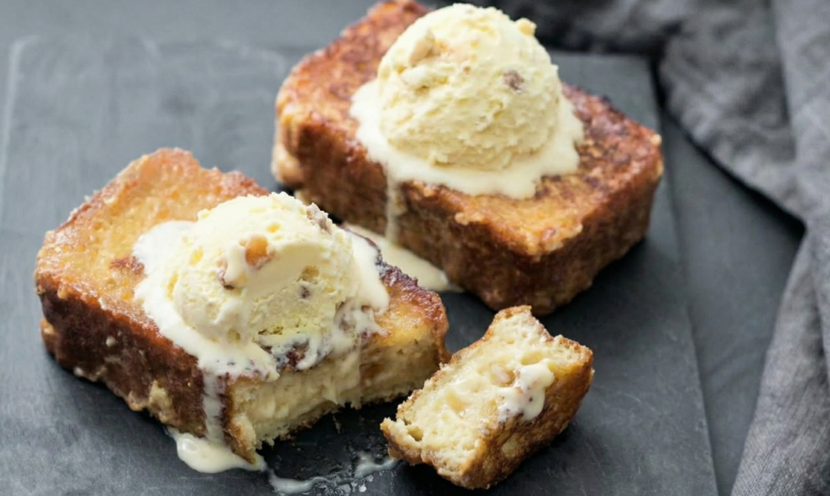 Torrijas de brioche caramelizadas. La versión a la plancha más jugosa y fácil en casa