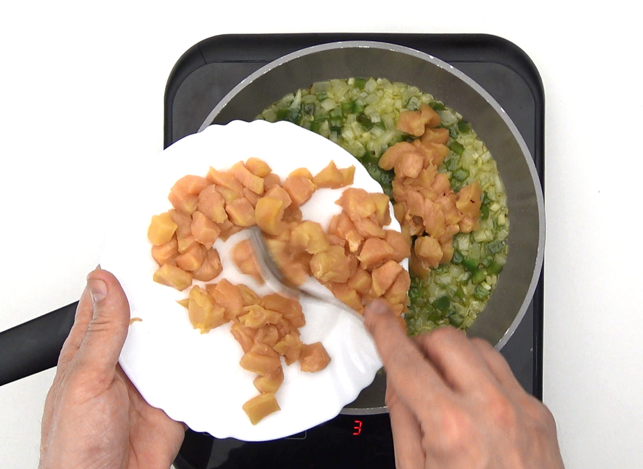 Berenjenas rellenas de pollo al horno, receta fácil y jugosa paso a paso