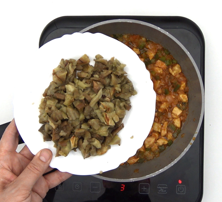 Berenjenas rellenas de pollo al horno, receta fácil y jugosa paso a paso