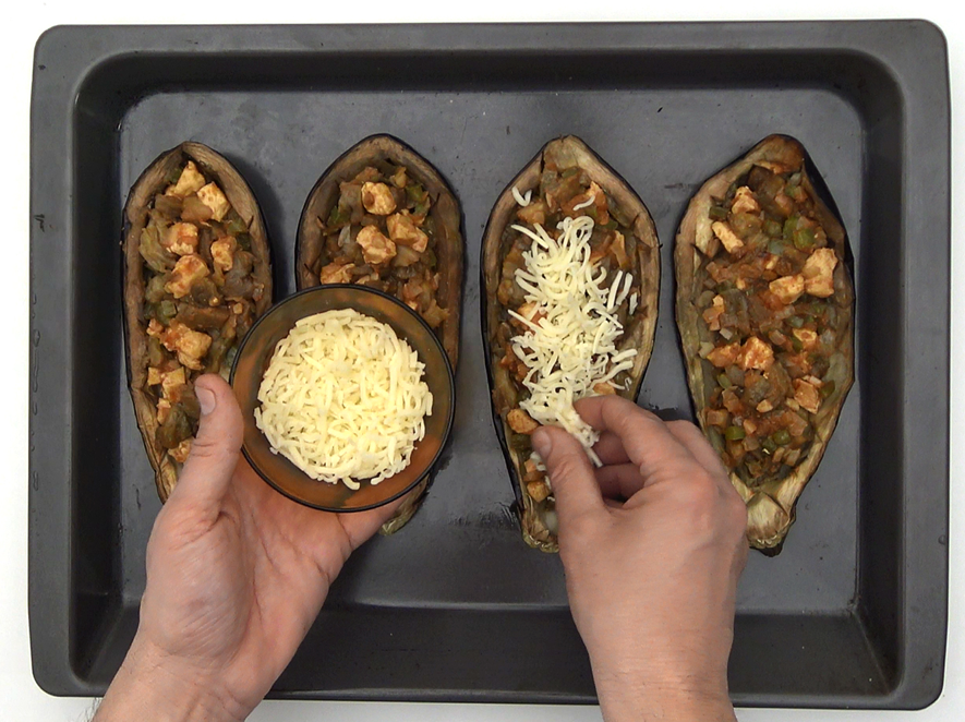 Berenjenas rellenas de pollo al horno, receta fácil y jugosa paso a paso