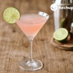 Cóctel Bacardi. Receta clásica con ron blanco, lima y granadina