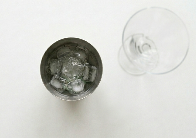 Cóctel White Spider. Receta fácil y refrescante con vodka y menta