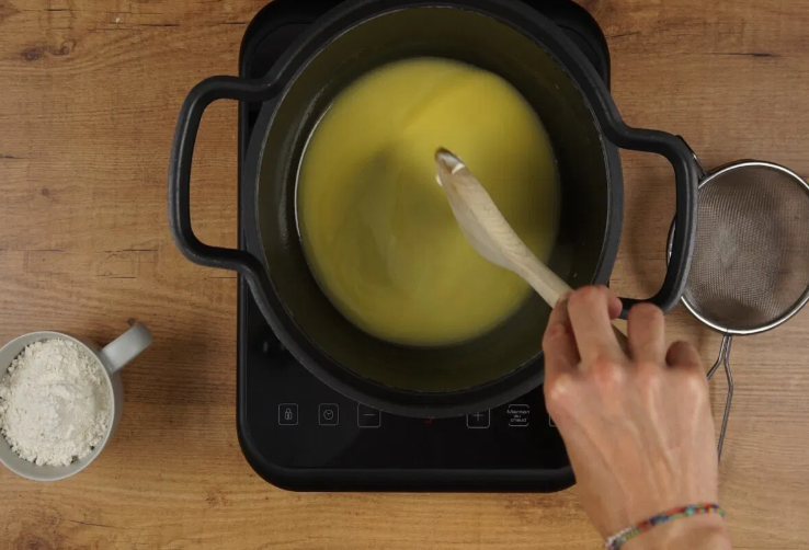 Espárragos blancos gratinados al horno con jamón y queso: receta fácil, rápida y muy resultona