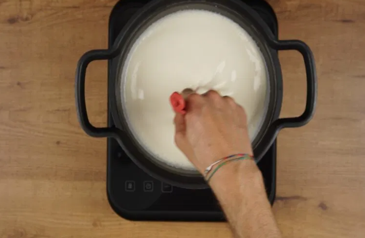Espárragos blancos gratinados al horno con jamón y queso: receta fácil, rápida y muy resultona